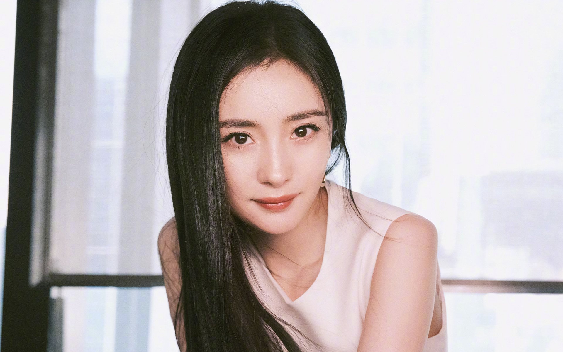 开云体育APP下载-_红土季节：泥泞中的坚韧与荣耀_，红泥土里的是什么石头